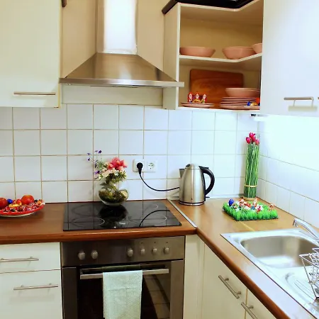 ❤ Central, Spacious Appartement, Wifi, Kitchen ❤ Nuremberga